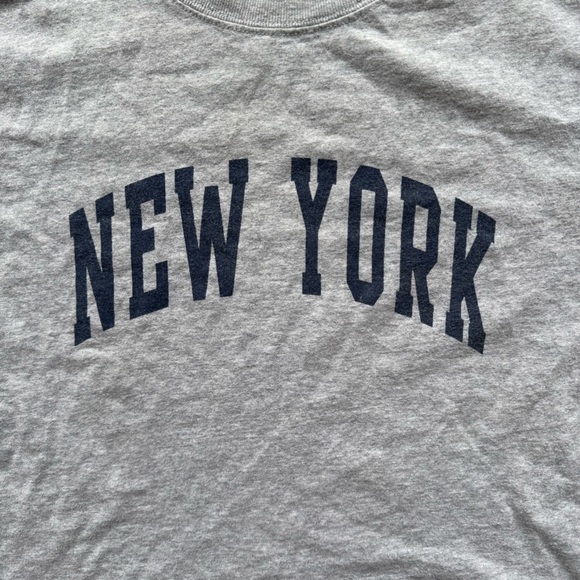 Brandy Melville Gray New York T-Shirt - Picture 3 of 5